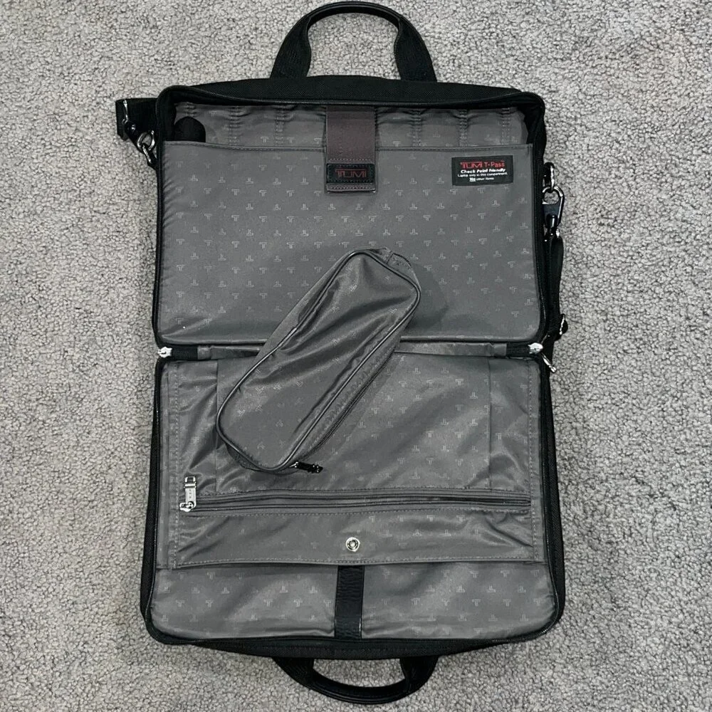 TUMI 26516D4 Compact Large Screen Nylon & Leather Computer Brief Case Black EUC
